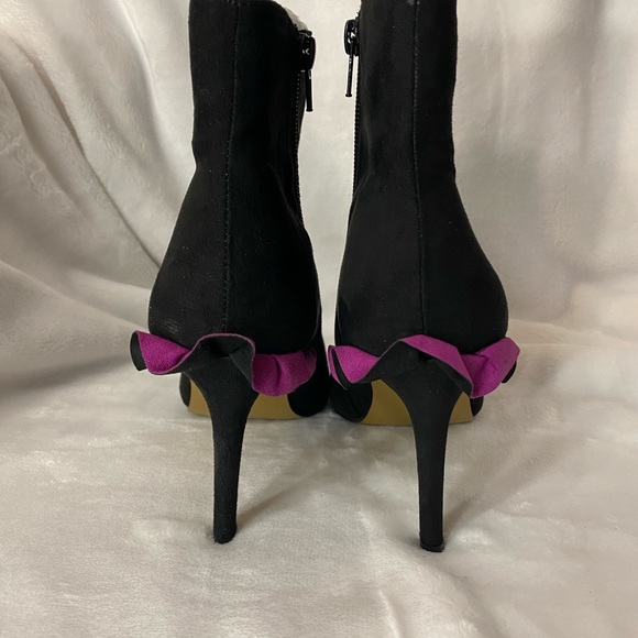 ***NEW*** Betsey Johnson Boots - Picture 4 of 5
